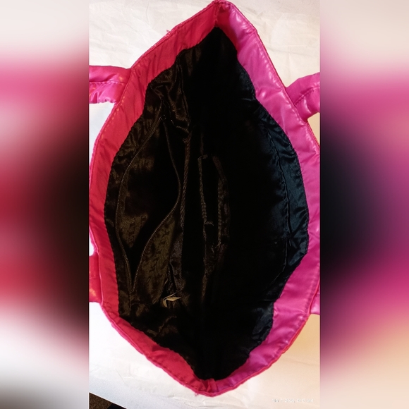 Hello Kitty Soft Purse - Picture 2 of 12